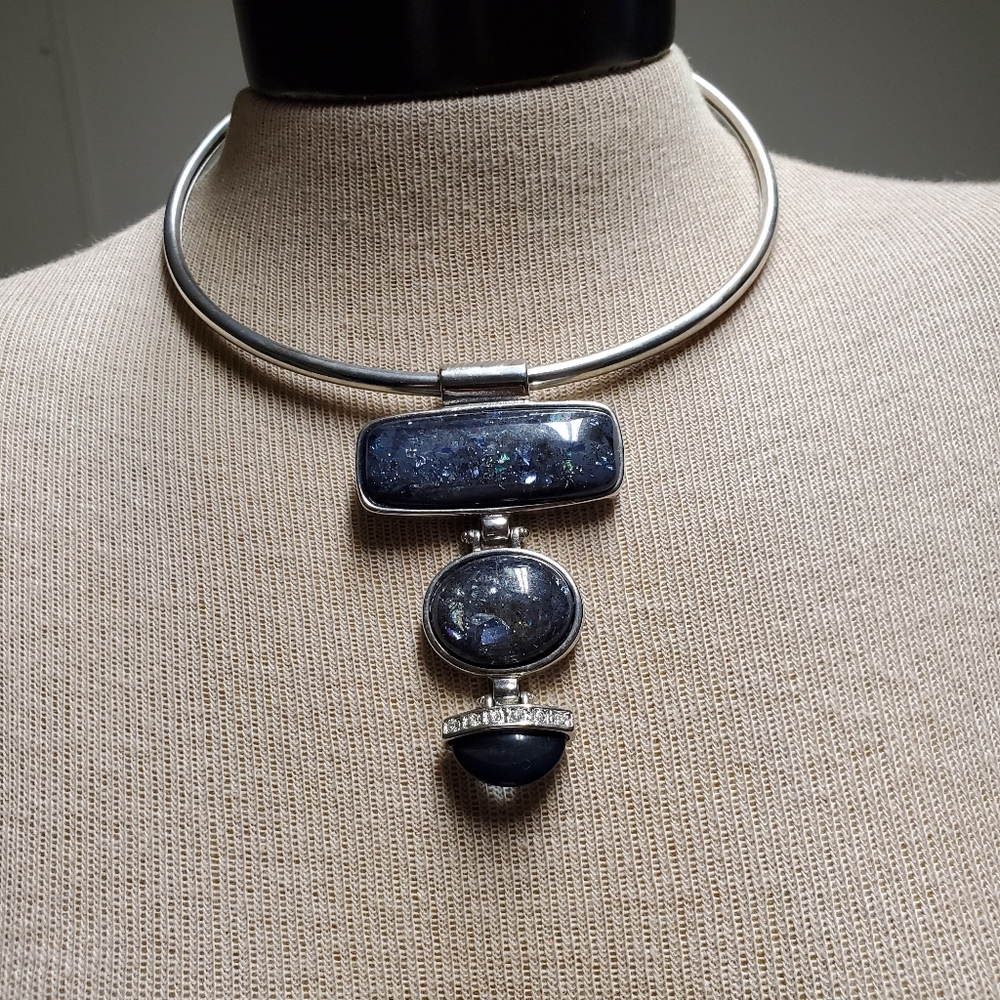 Silver choker with 3 drop charm